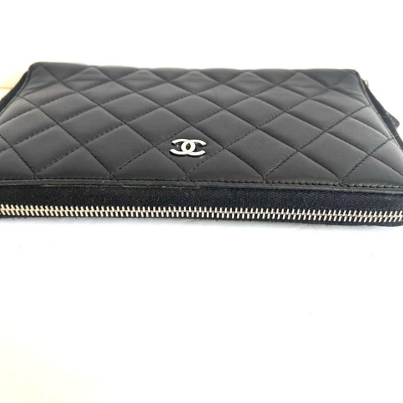 CHANEL Lambskin Quilted Large Gusset Zip Around Wallet/Organizer - Picture 4 of 10